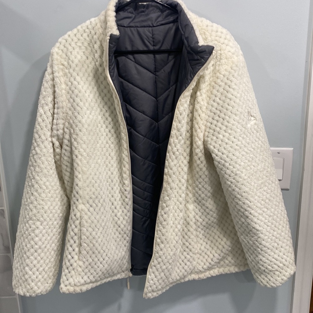 Large reversible jacket super fuzzy - Picture 6 of 8